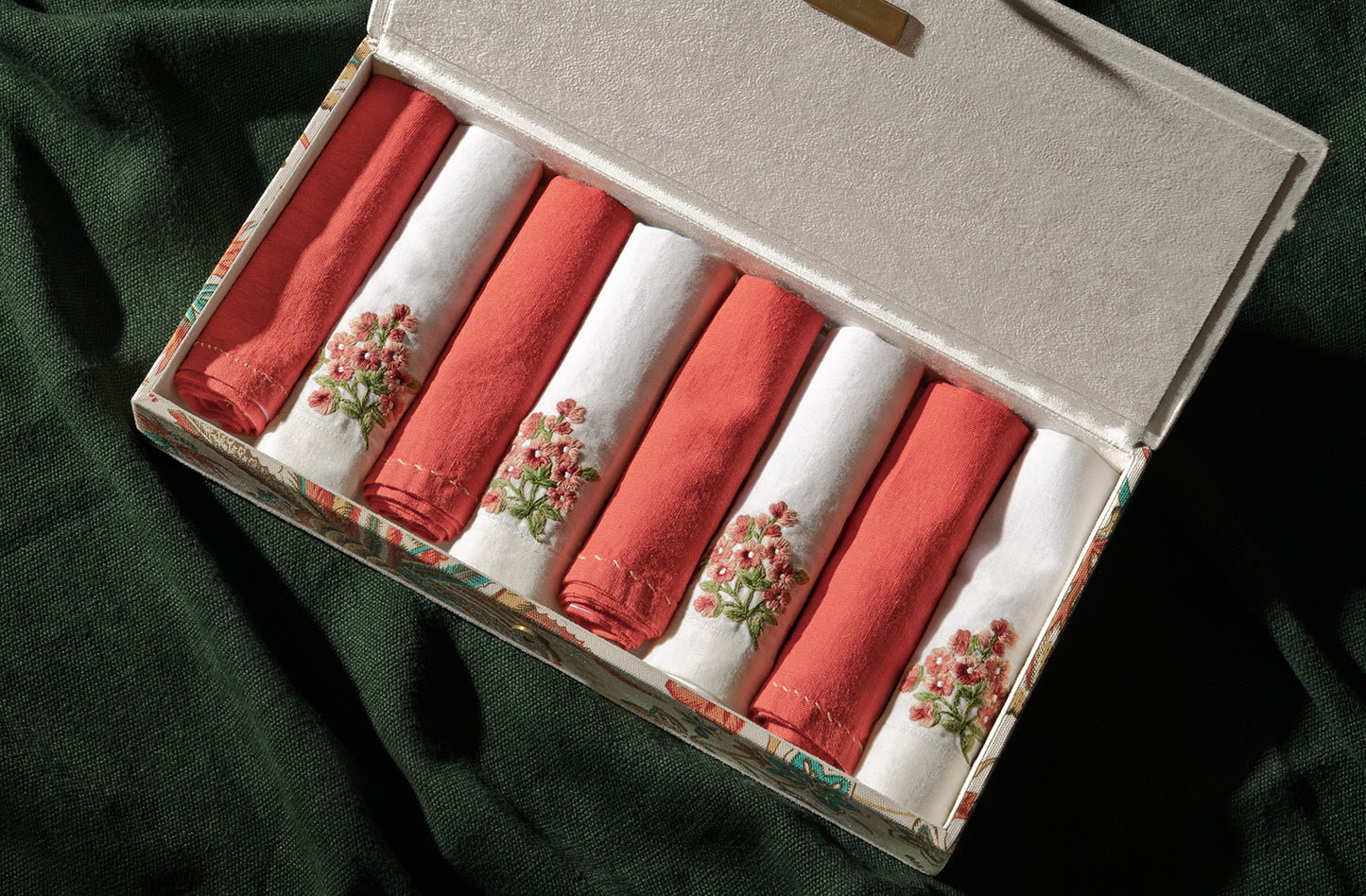 Linen napkin set styled with stylish gift box